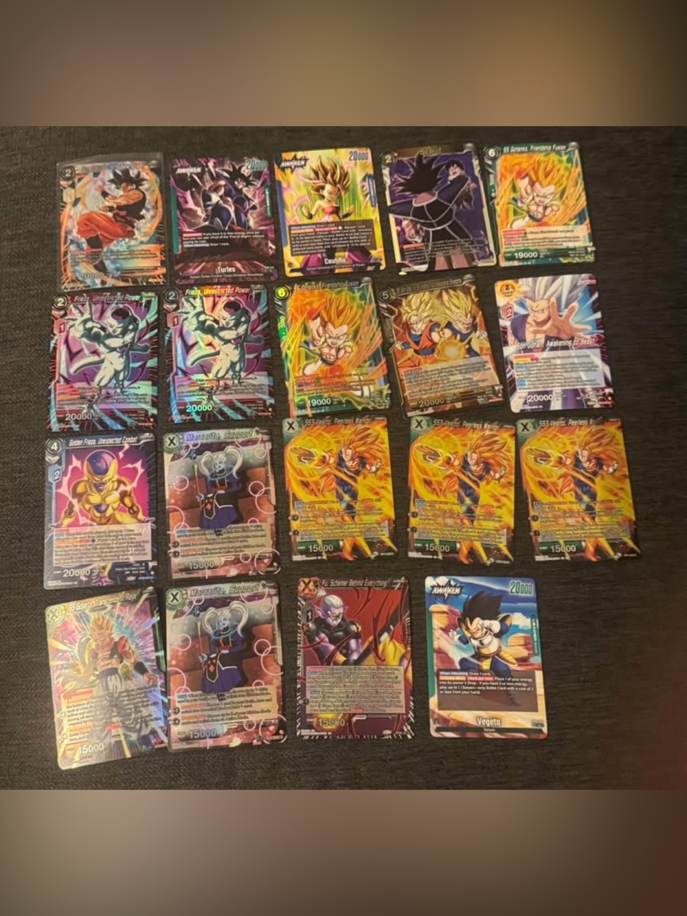 (27) 19 Dragon ball cards in perfect condition